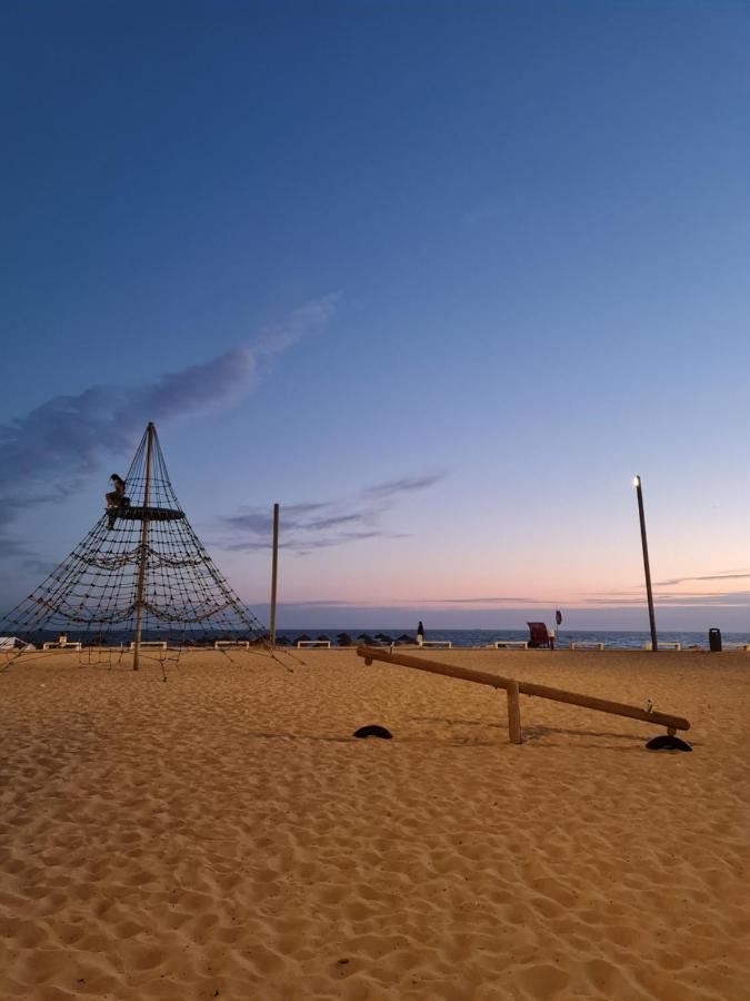 Front Beach Costa Caparica Lisbon Costa da Caparica Exterior photo